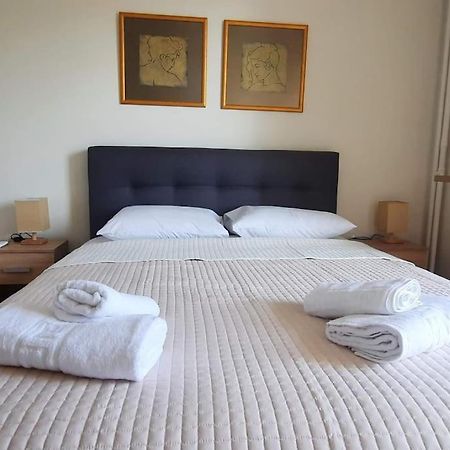 Comfort Apartment In The City Каламата Екстер'єр фото