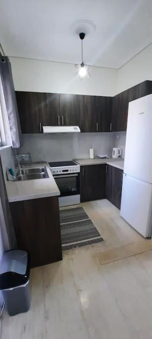 Comfort Apartment In The City Каламата Екстер'єр фото