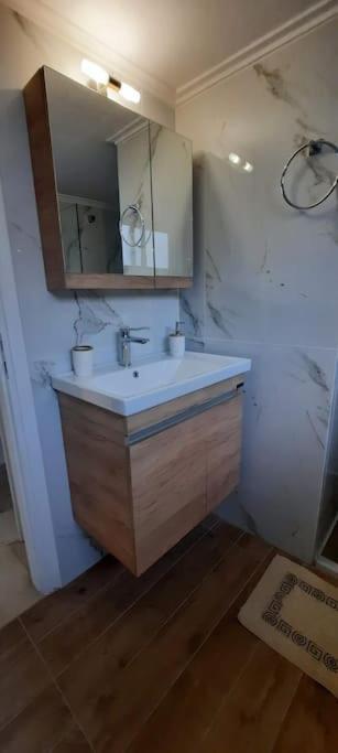 Comfort Apartment In The City Каламата Екстер'єр фото