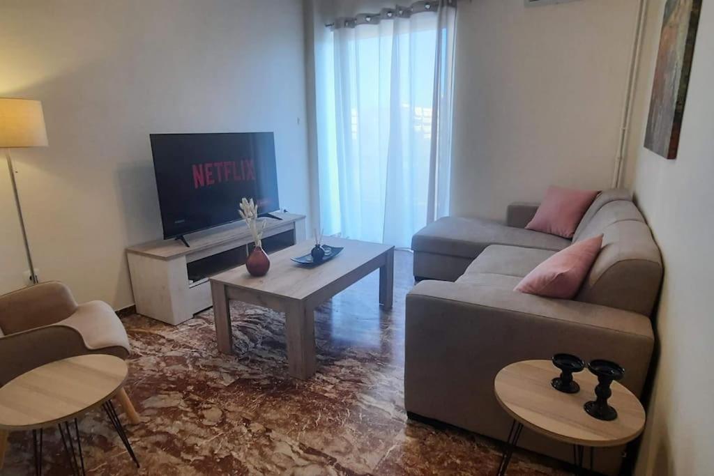 Comfort Apartment In The City Каламата Екстер'єр фото